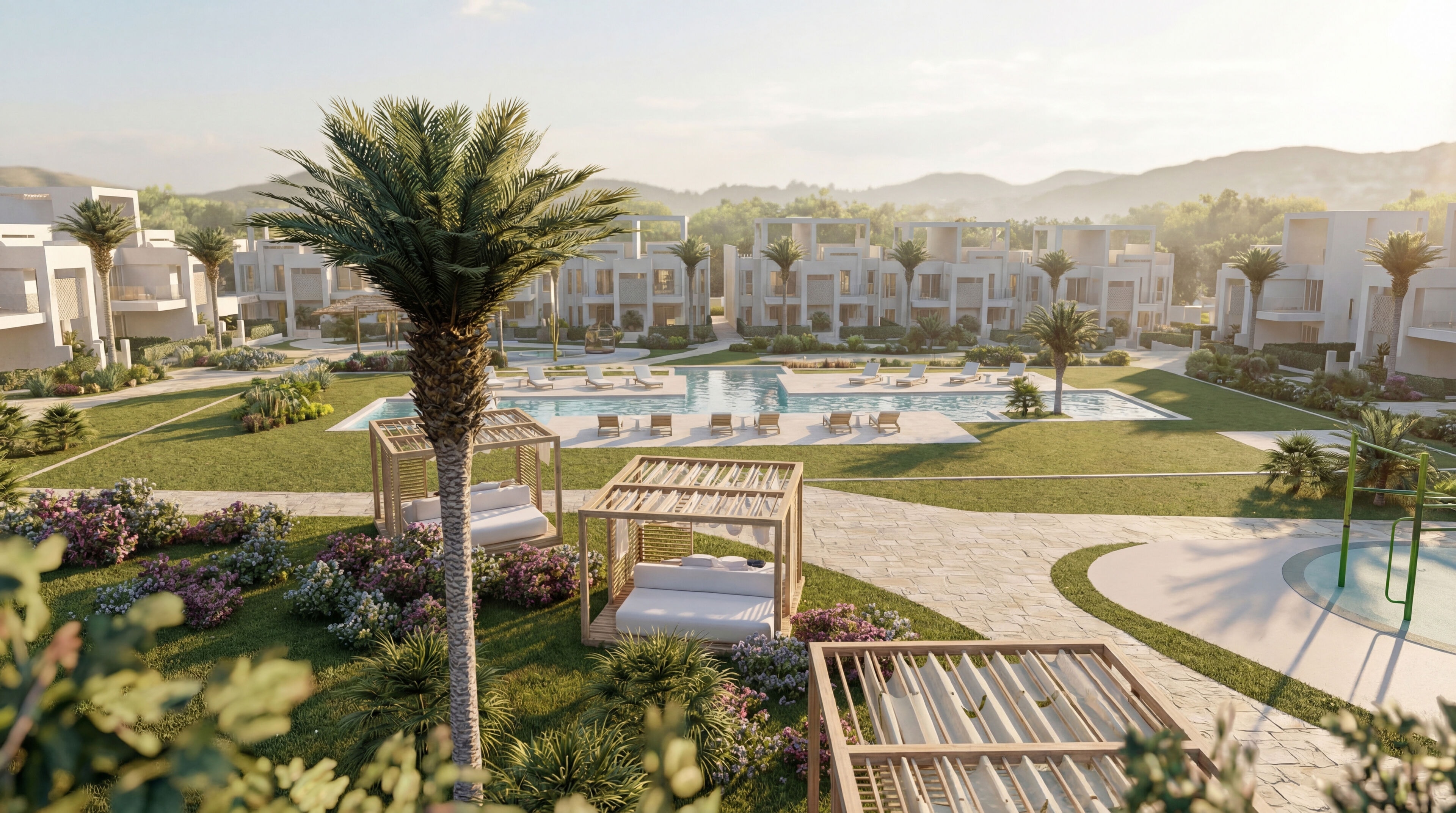 Het resort van CasaNovi met zwembad, palmbomen en ligbedden